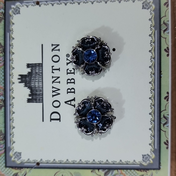 Jewelry - Picture 3 of 5